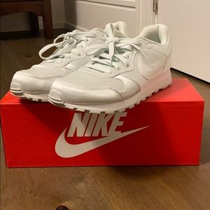 Mint green/silver women’s size 8 Benassi JDI